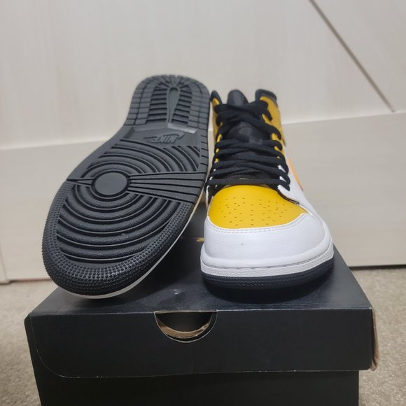 Air Jordan 1 Mid - Picture 3 of 4